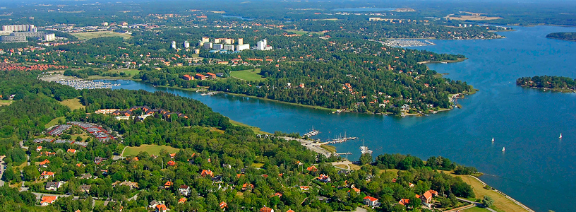 Лен Стокгольм: коммуны Danderyd и Täby на берегах морского залива Stora Värtan