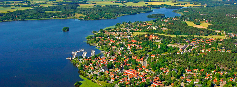 Лен Стокгольм: город Сигтуна на берегу залива Sigtunafjärden озера Меларен